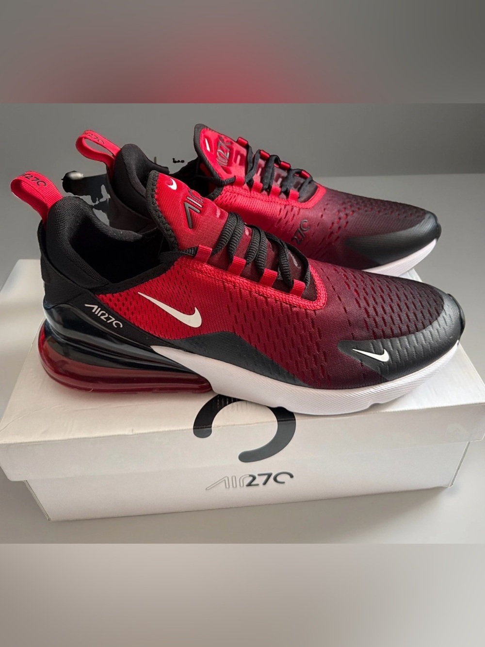 NIB Mens Nike Air Max 270 Gym Red White Black Sneakers Sz 12